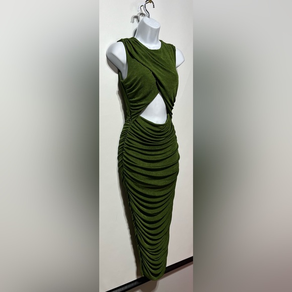 Showpo. SELITA MIDI DRESS RUCHED HIGH NECK DRESS Green Size 6 New‎ with tags - Picture 5 of 7